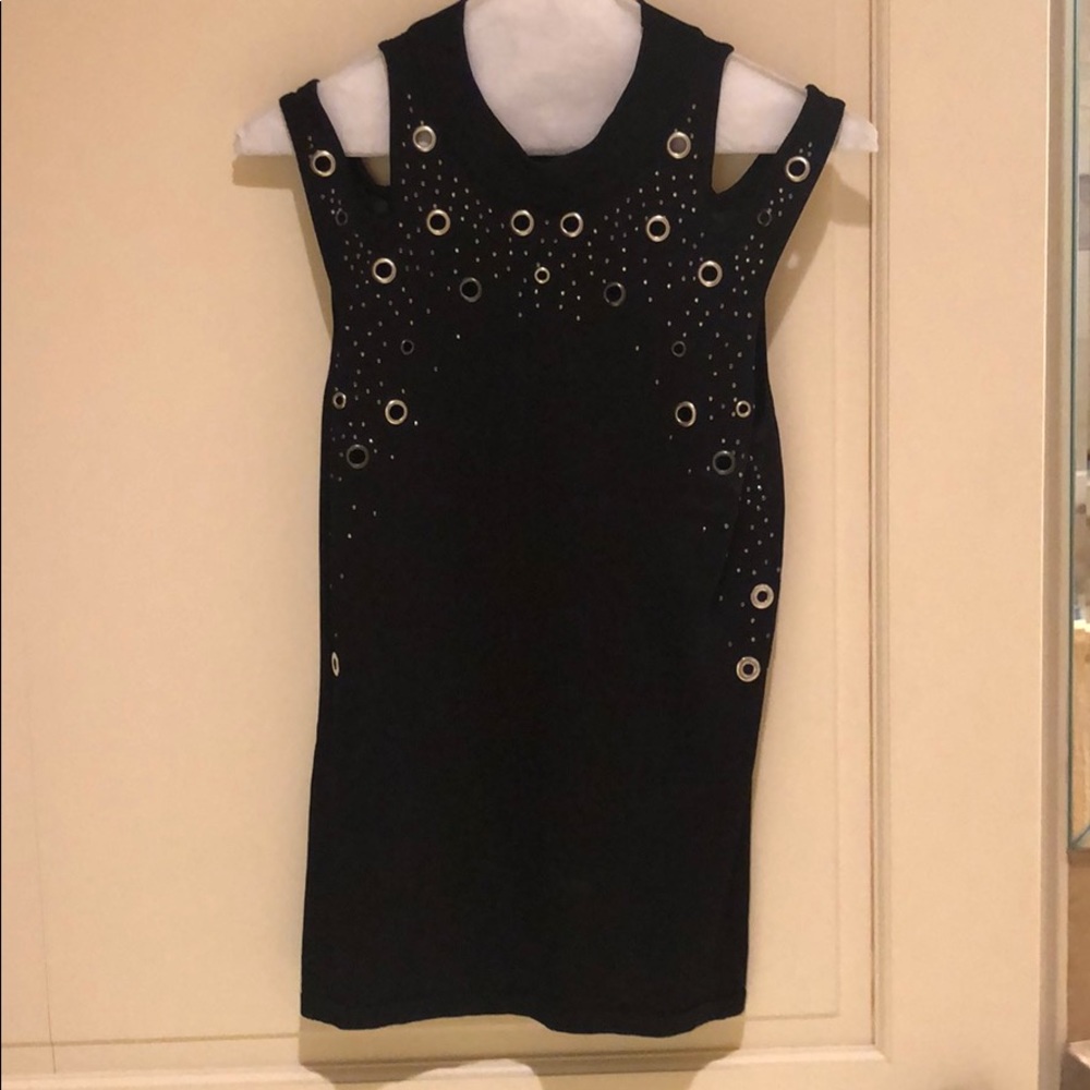 Sleeveless off shoulder top